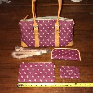 Dooney & Bourke purse & wristlet set